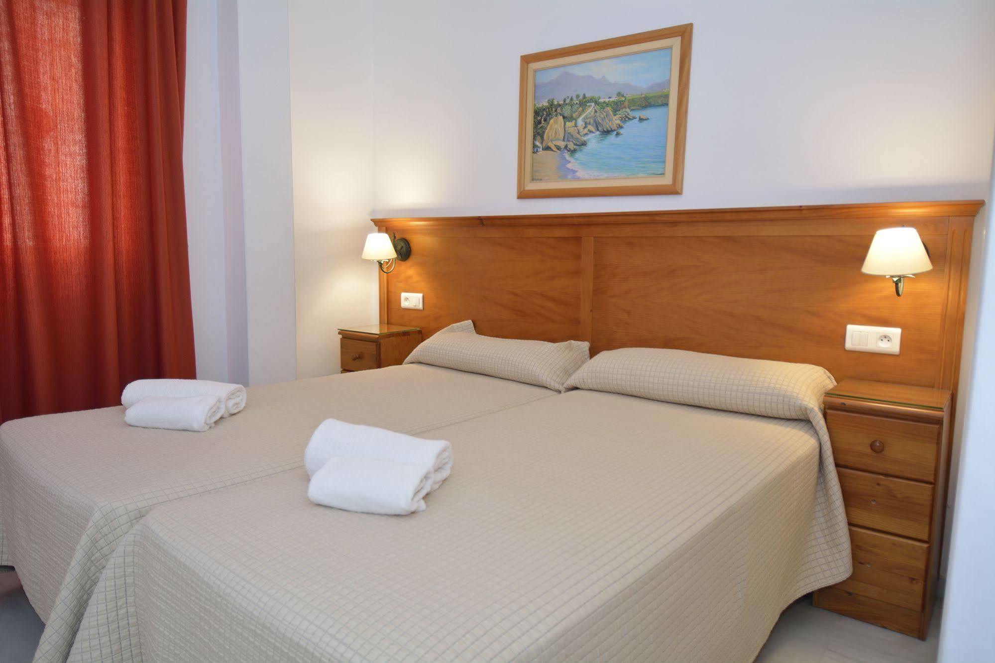 Apartamentos Hc Burriana Playa Nerja Exterior foto