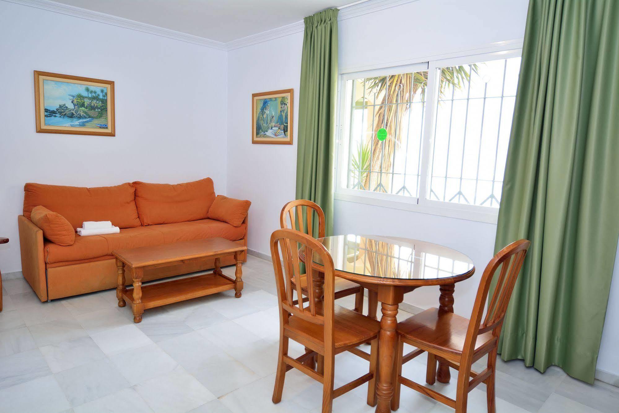 Apartamentos Hc Burriana Playa Nerja Exterior foto